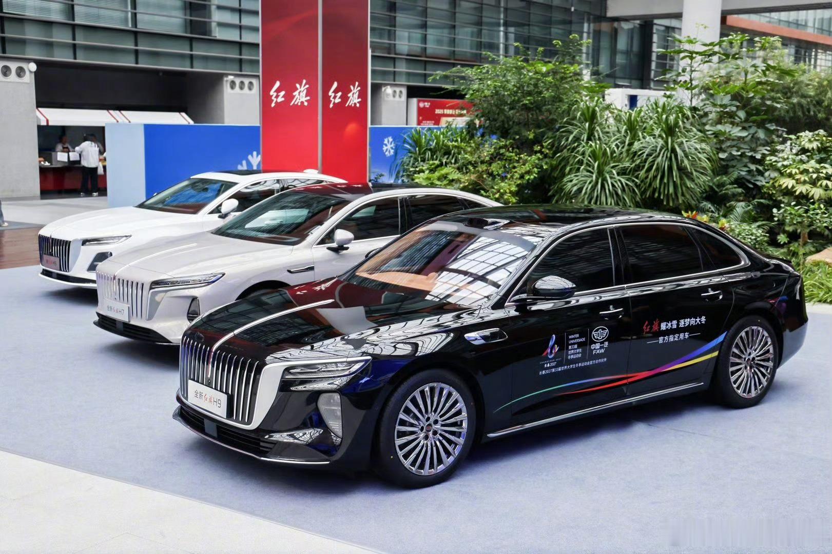 我觉得油车的价格崩盘不仅仅是新能源汽车的冲击，这油价涨的也是没办法了，车已经放着