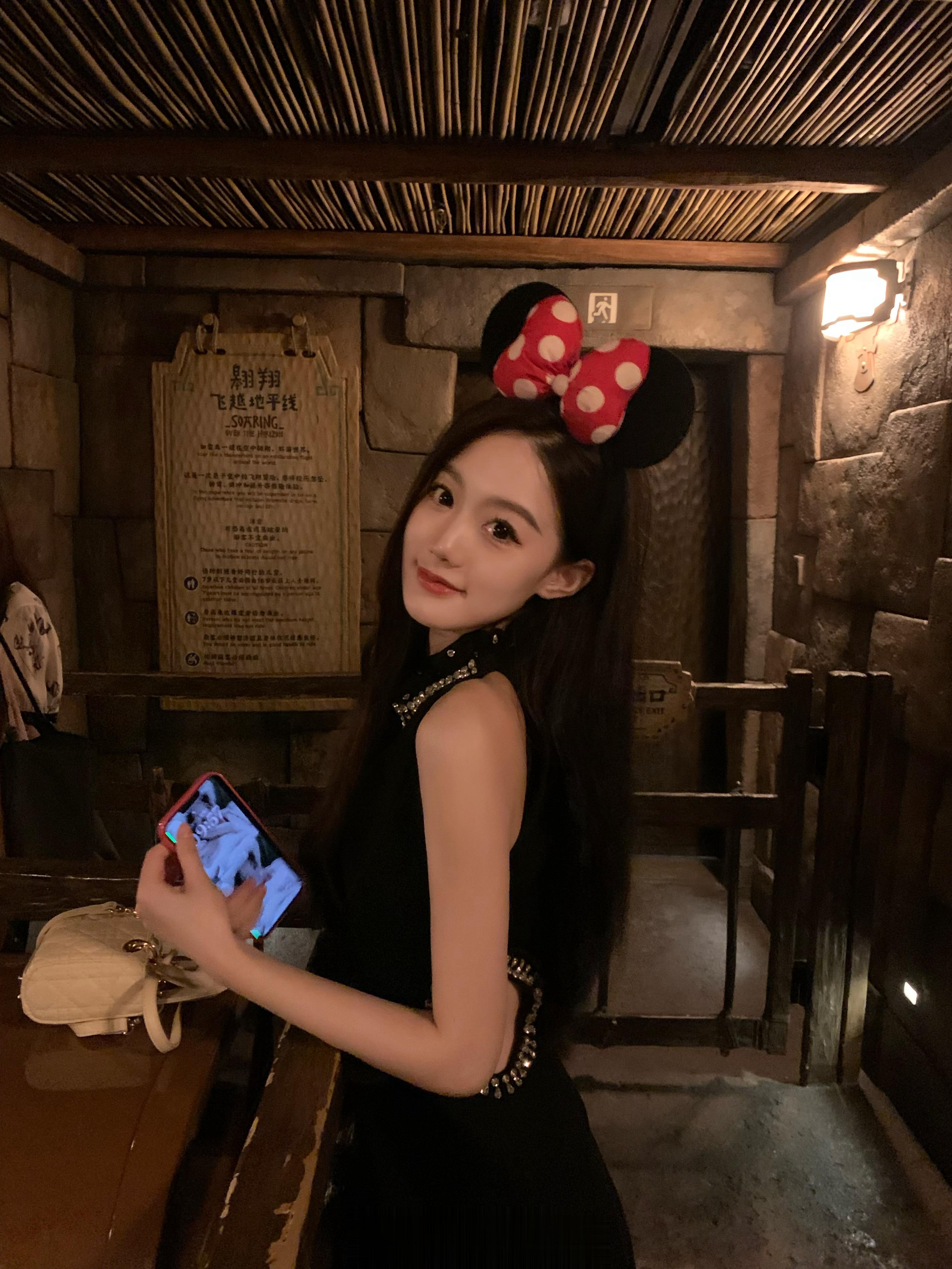 🏰顺便回趟家看崽崽们~（被饼饼亲亲了好开心^-^）  ​​​