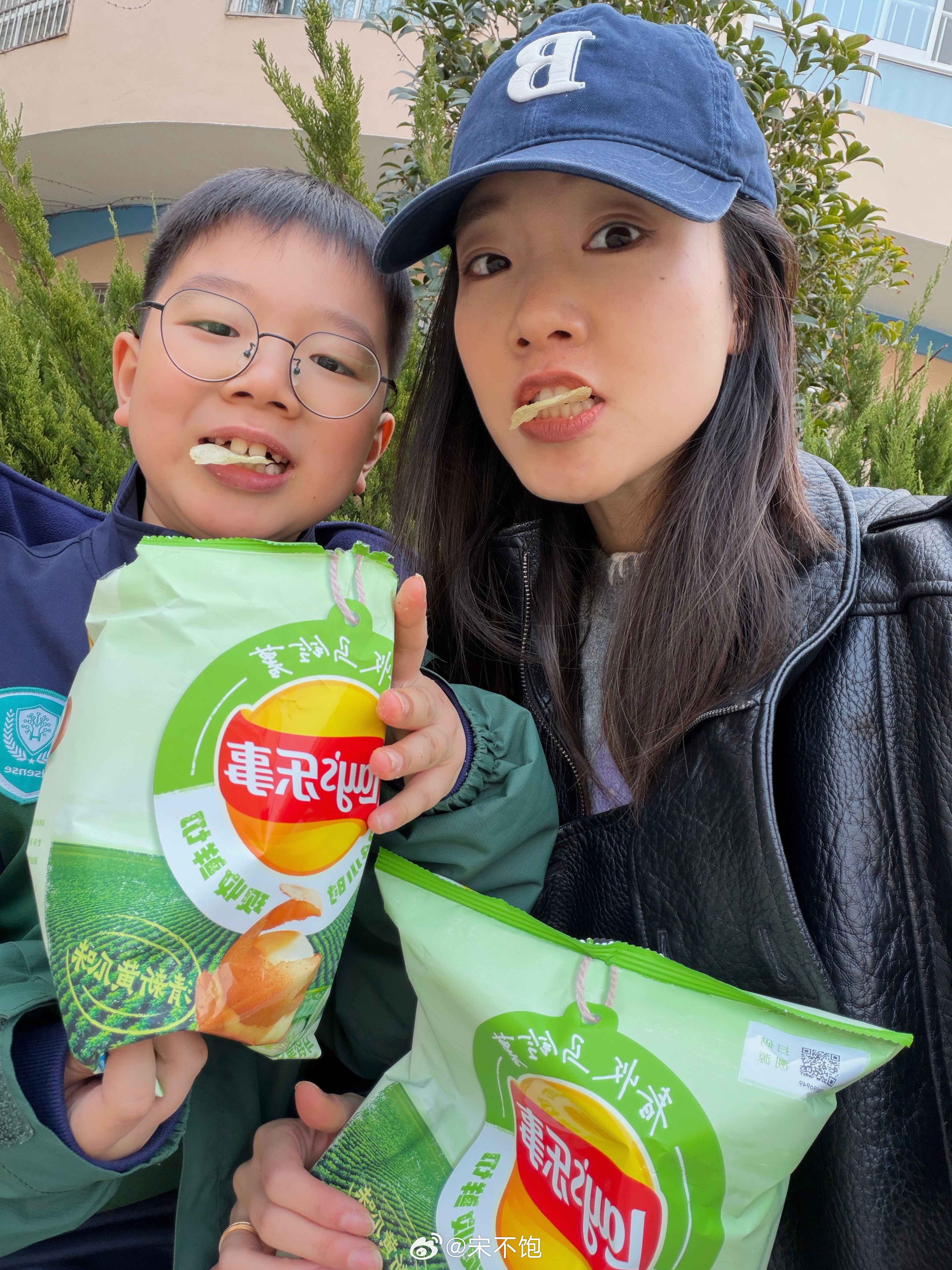 春天薯片也要吃新鲜的春日份限定快乐之乐事春收马铃薯片～乐事也太会了吧！只用春日刚