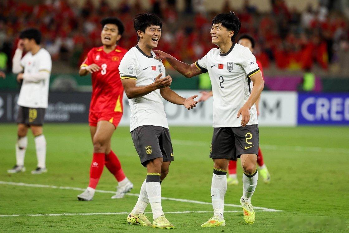 U23亚洲杯半决赛战罢，U23国足3-0战胜越南队，历史性首次跻身该赛事决赛。U