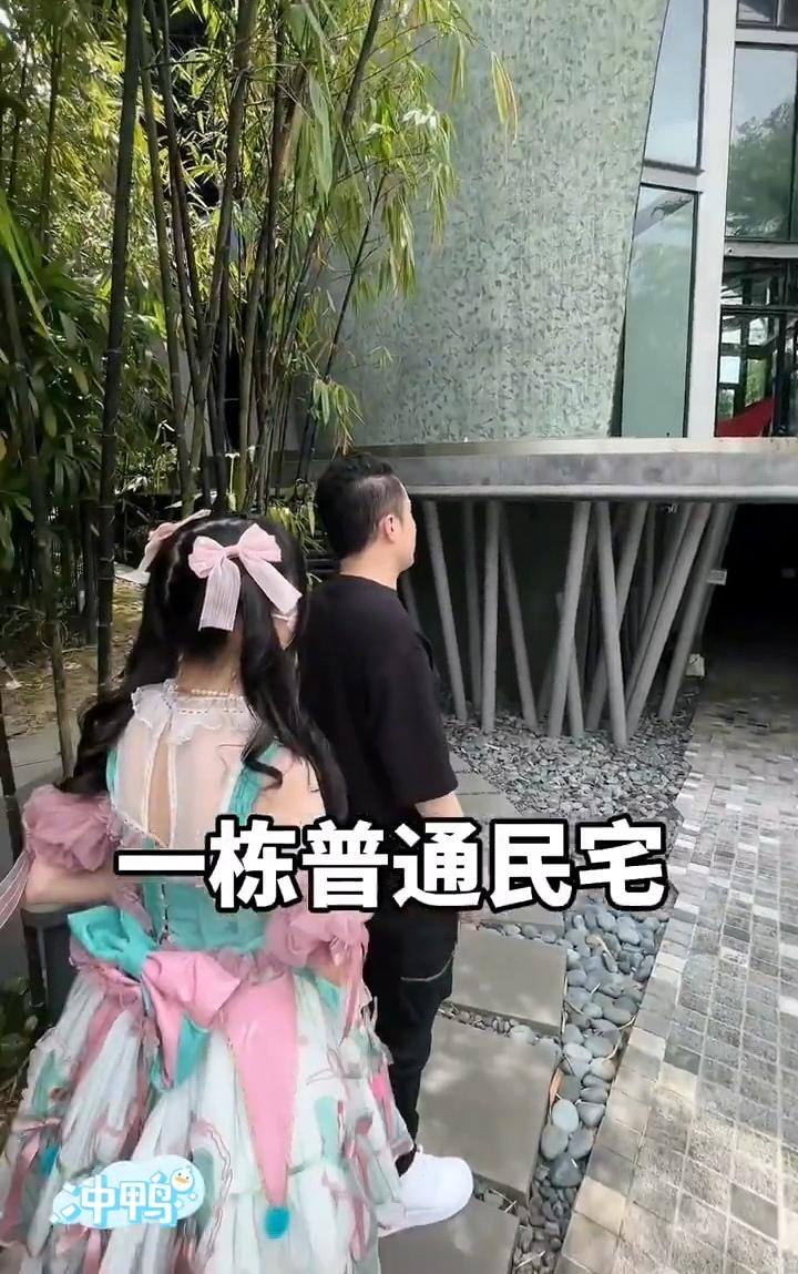新加坡一栋三层一万尺的大别墅，在孙宇晨眼里不过就是一栋普通民宅，不愧是福布斯榜单