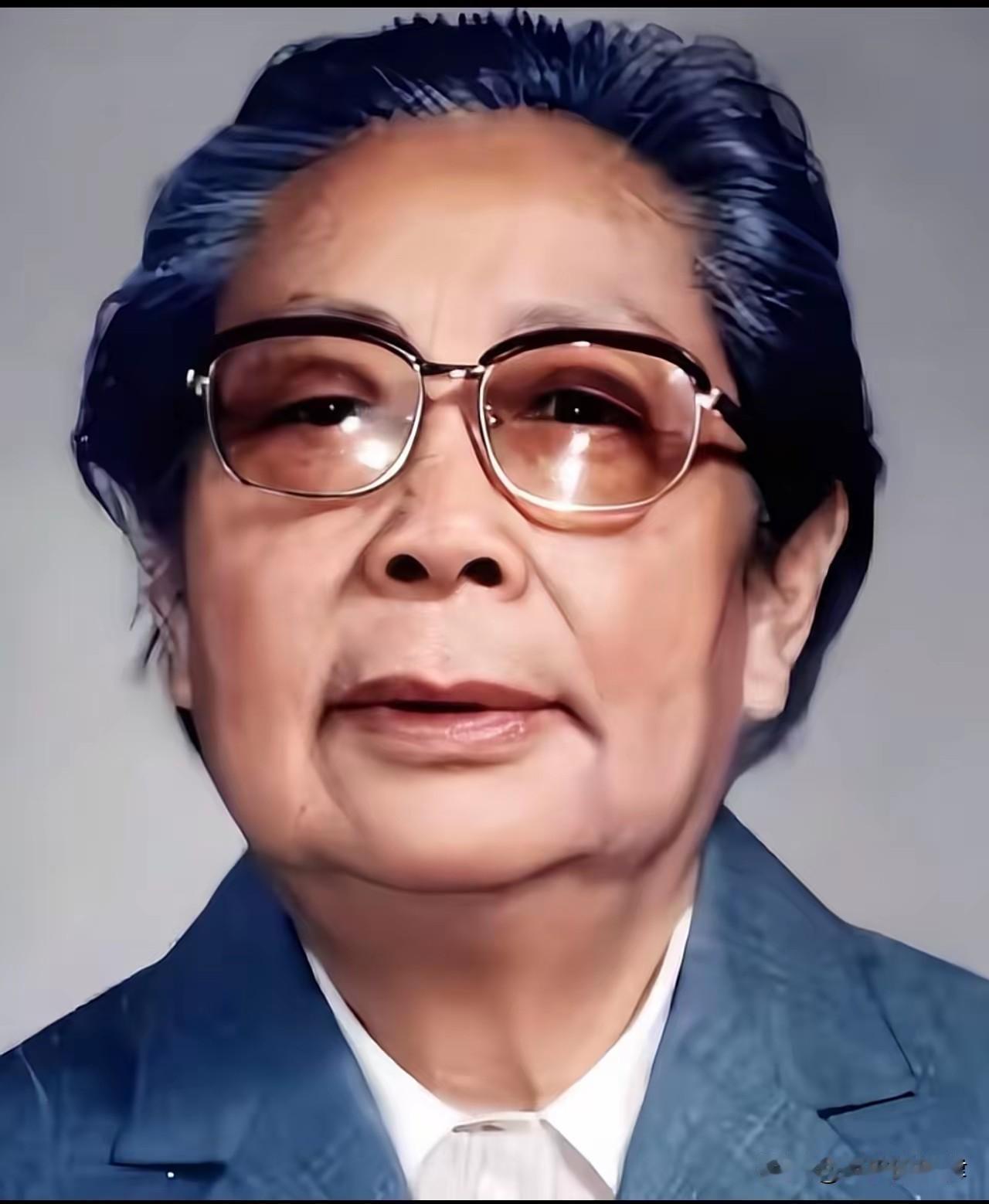 真正的巾帼无双！15岁参军、三过雪山草地，丈夫是元帅，儿子是中将，一生太传奇
 