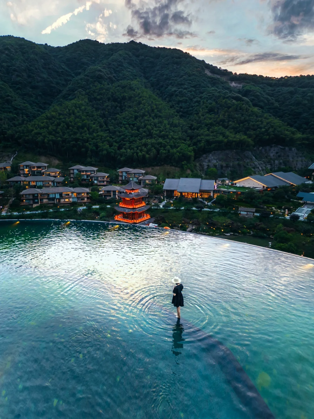 原来千与千寻的世界真实存在江西葛仙村