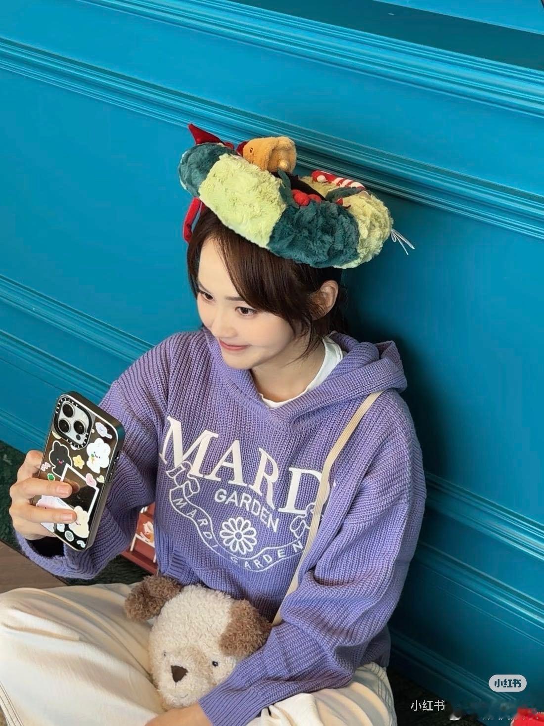 张佳宁的存在是一种积极的能量源，简单而真实的瞬间在她的记录中愈发珍贵，时刻提醒我