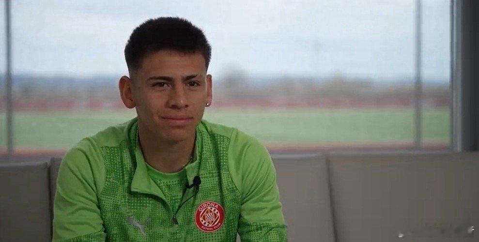 在北京时间大年初一凌晨4:00，赫罗纳即将在主场迎来与巴萨的西甲比赛。赛前，雷速