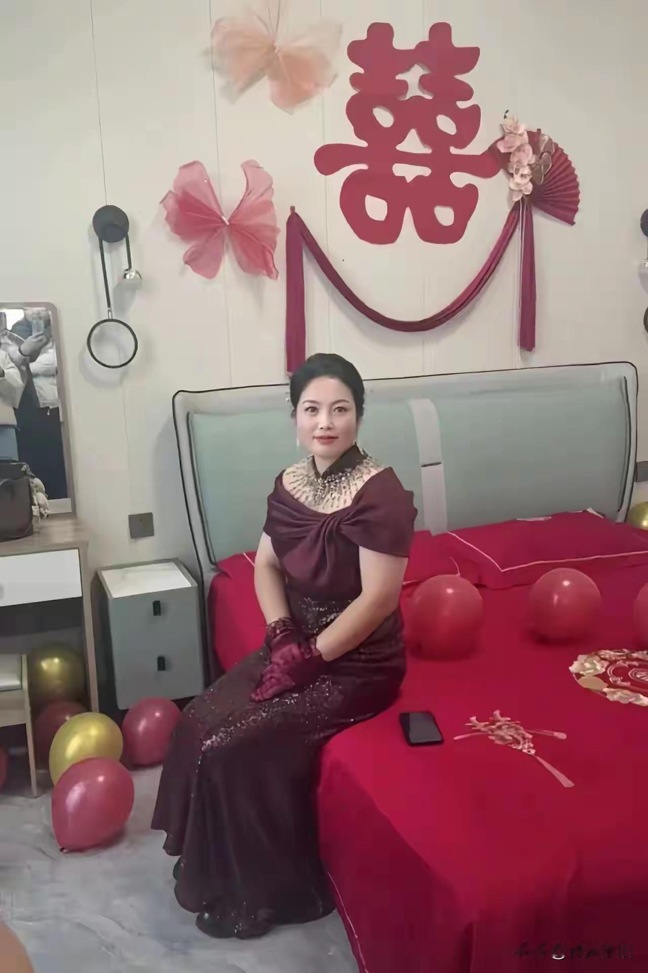 能娶到如此漂亮的老婆，祖坟冒青烟了！