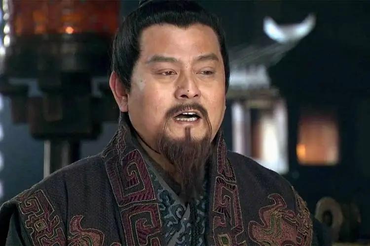 《陈平爱财但不贪财》
陈平爱财但不贪财，他起初是在项羽军营中做事，但经过长久的和