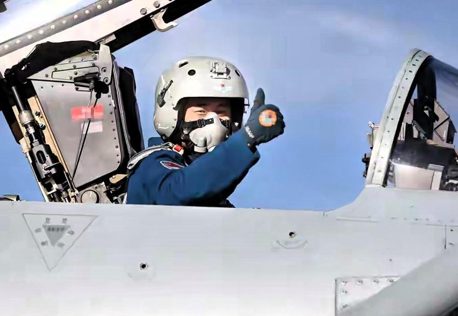 央视军事首次用“碾压”评价一线空防，装备却是过气网红歼10C
 
前言
央视军事
