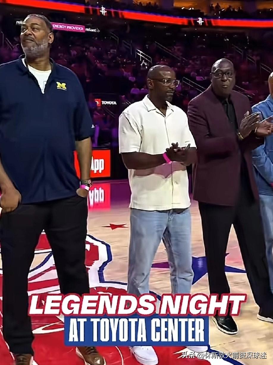 火箭大胜尼克斯，得亏名宿们在场。现在的火箭说真的已经没有那些年的感觉，只有看到这