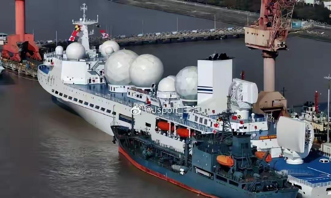 印:大鹅 笑死我了
俄:你笑啥啊
印:你说阿中是不是傻啊
俄:阿中怎么啦
印:你