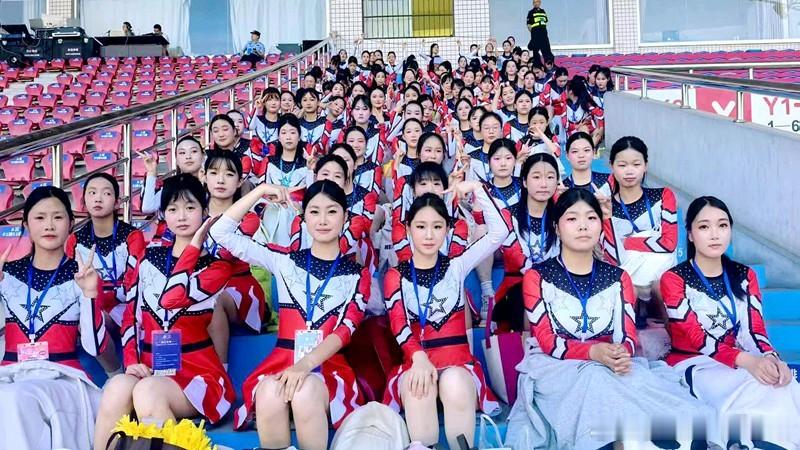 房县校园 房县职业技术学校：聚力“楚超”赛事 “助威团”尽显城市风采校园房县十堰