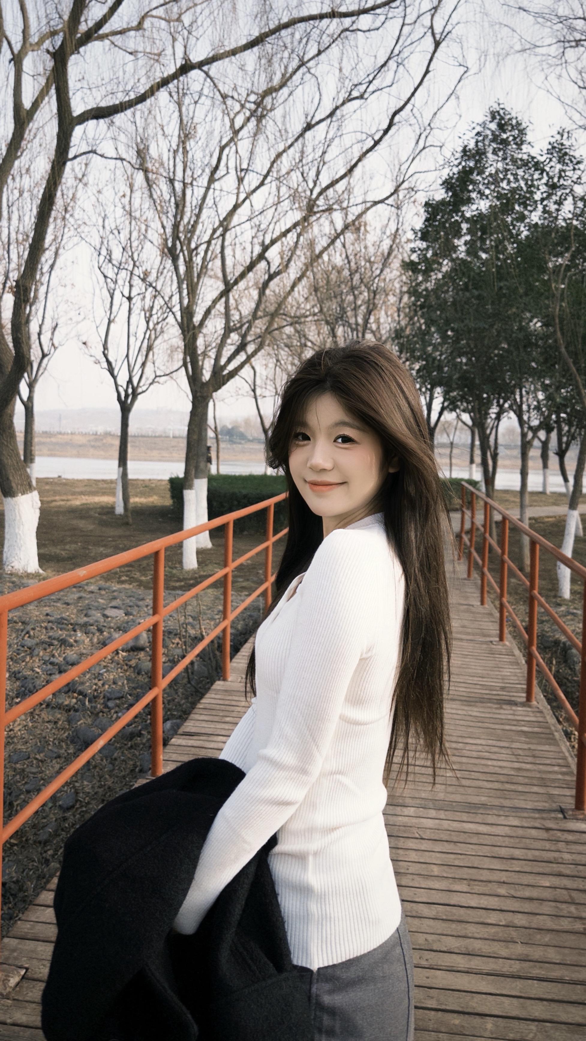 已模糊的镜头拉不回那从前