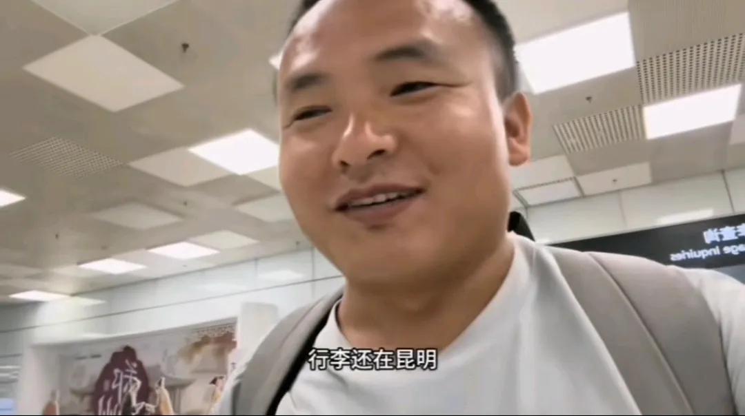 拴线，又见拴线，
网红主播小胖墩的后丈人——拐子手，
最近身体不愉，
求医问药之