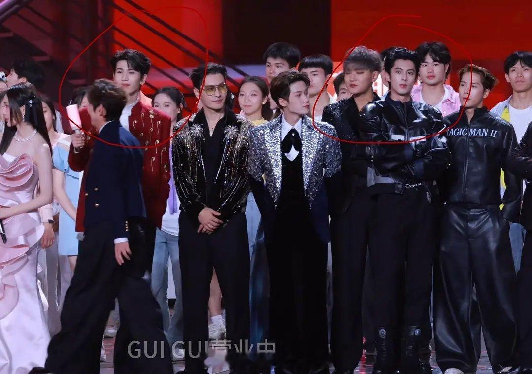 🐒🐮最近同框，谁更帅？ 