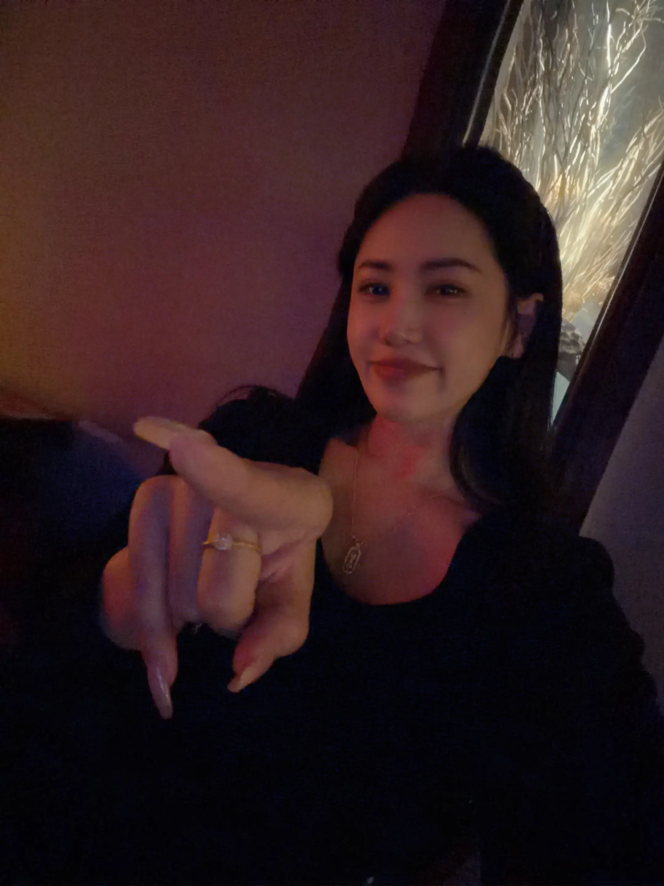 人不能太清醒，否则看什么都觉得差点意思 要允许真情和假意并存