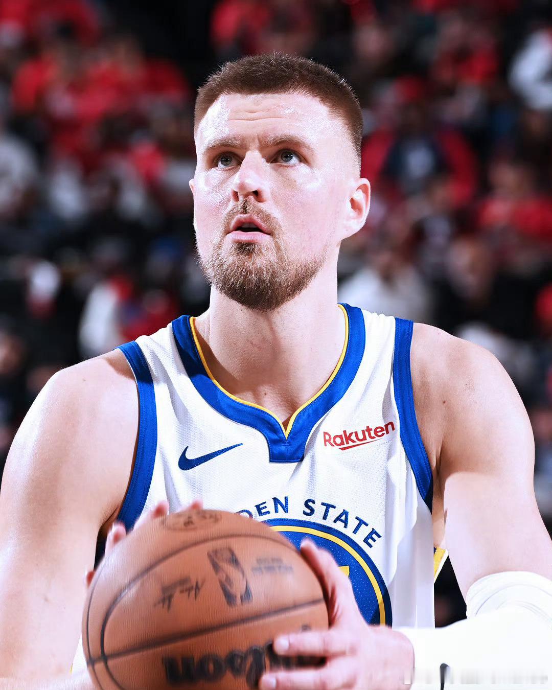 勇士淘汰快船 太精彩了！晚安！NBA附加赛金州勇士客场逆转了洛杉矶快船！！！库里