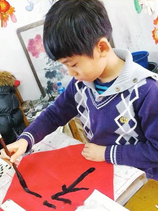 腊八一过，年味就欲渐浓郁，年货也要渐渐准备起来。北方过年都习惯年三十包饺子，下午