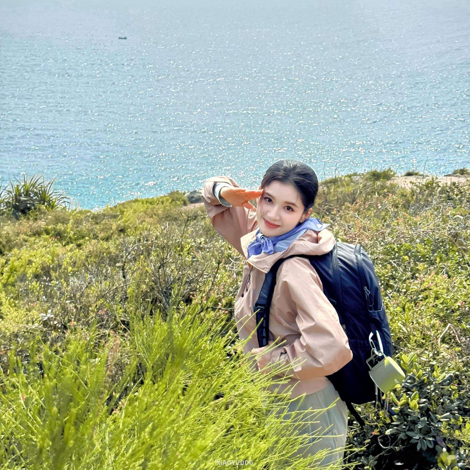 张婧仪生图明媚成这样 张婧仪的生图总是能抓住人的目光，不仅因为她的外貌出众，更因