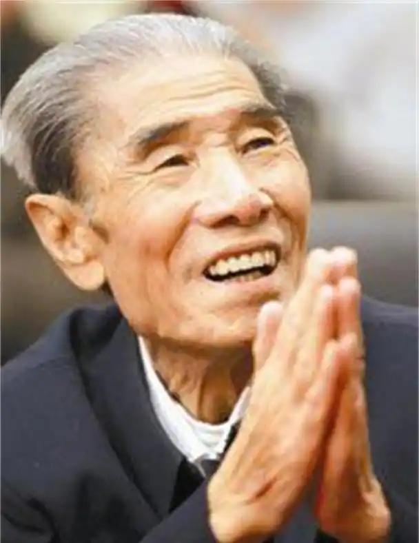 一位性学专家的话，听着糙，但越琢磨，后背越凉。
他说：“男人身体垮得快、走得早，