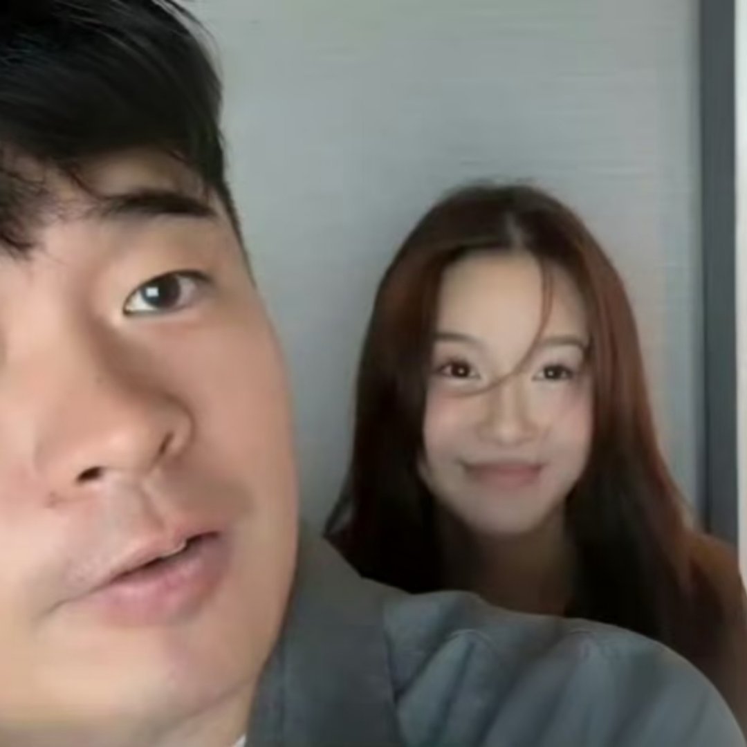 陈赫的老婆首次露脸，终于不藏着掖着了，挺般配 