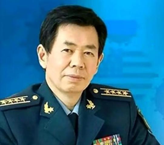 现实里不少历史案例早已印证一个道理，戴旭的点评可谓一针见血：

所有卖国求荣之辈