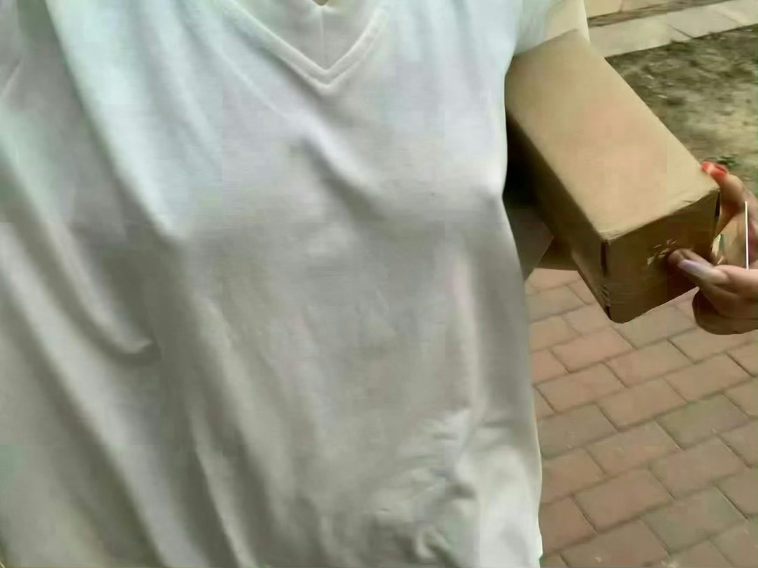 下楼取快递真的好爽 