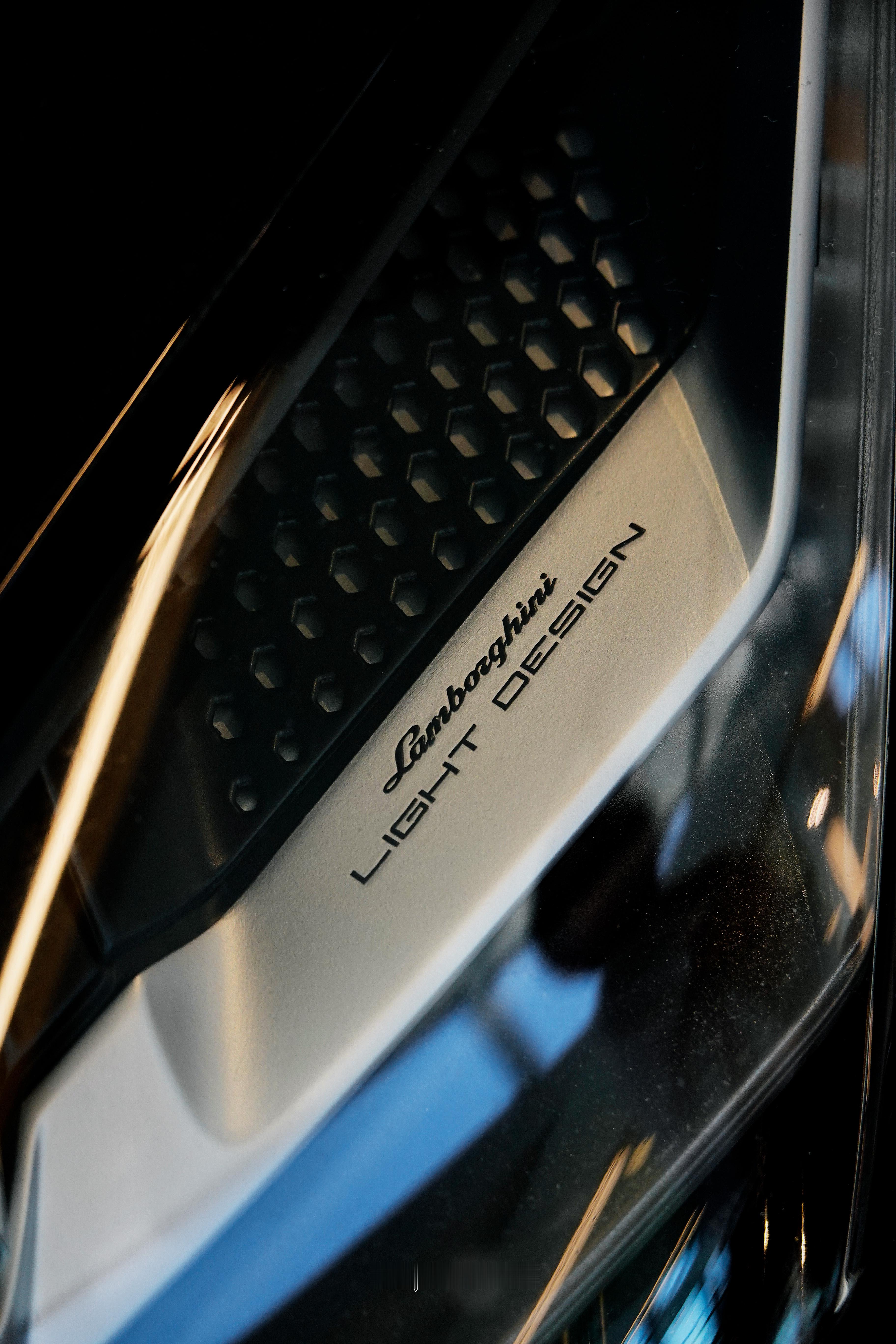 Lamborghini Centenario LP 770-4桀骜百年.在中国澳