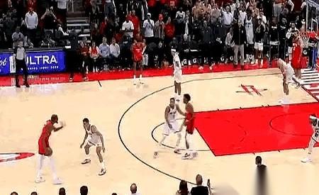 你知道什么比死神来敲门更可怕吗？
是死神迟到了。你以为今晚躲过去了，结果他一脚把