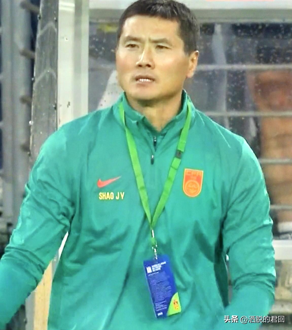 要说有什么意外，
那就是丢球太快了！
其实国足输给喀麦隆并不意外，
在实力上明显