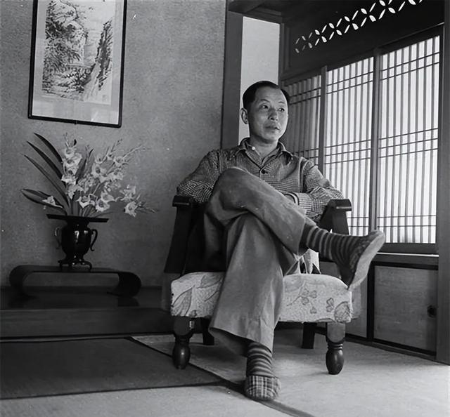 1975年4月，蒋介石躺在病床上临终时，说出了这么多年，为什么一直不放了张学良的