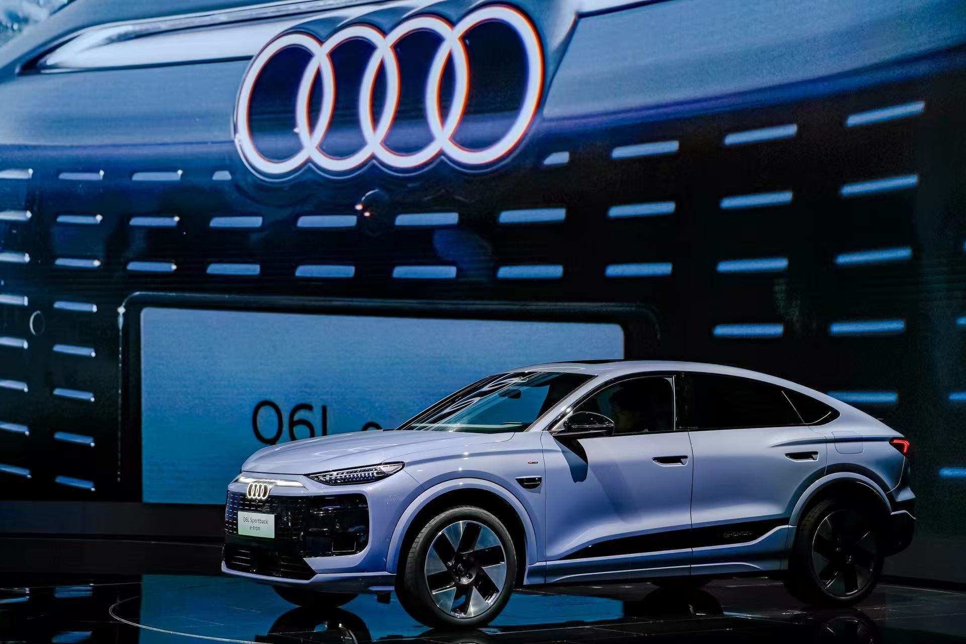 2025粤港澳大湾区车展开幕首日，一汽奥迪Q6L e-tron系列开启预售，新车