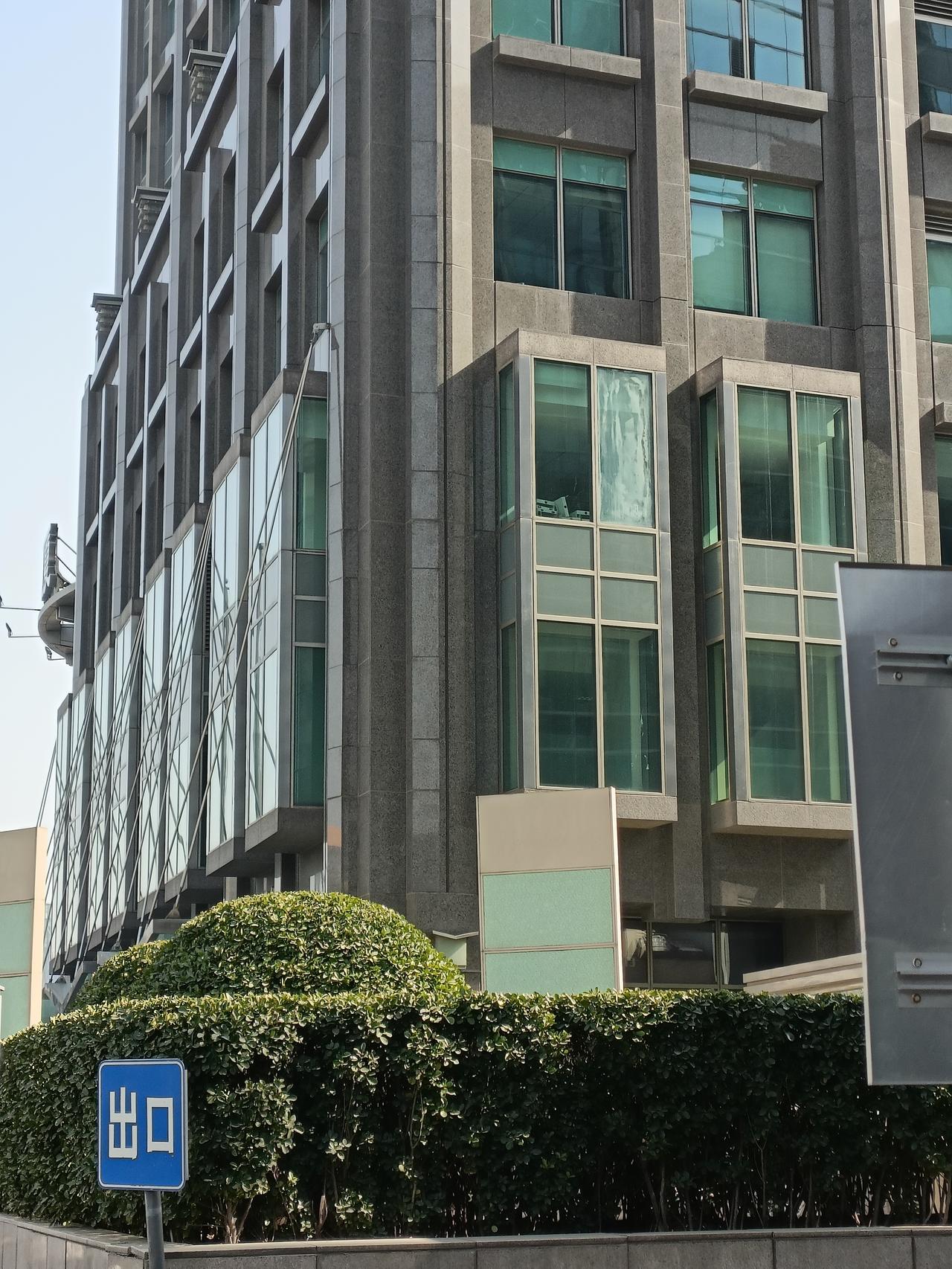 高维智慧，万物皆为心所用，只要用心力去想正能量，所有的都资源皆为你所用，放下执念