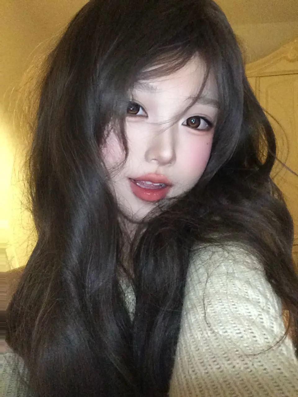 当你凌晨睡不着突然意识到自己曾经最想共度一生的人 居然变成了人生中的一个教训时