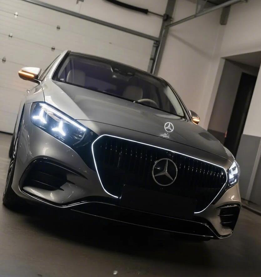 外网曝光的全新S-Class，先提前看一波，这前脸颜值如何？奔驰s级