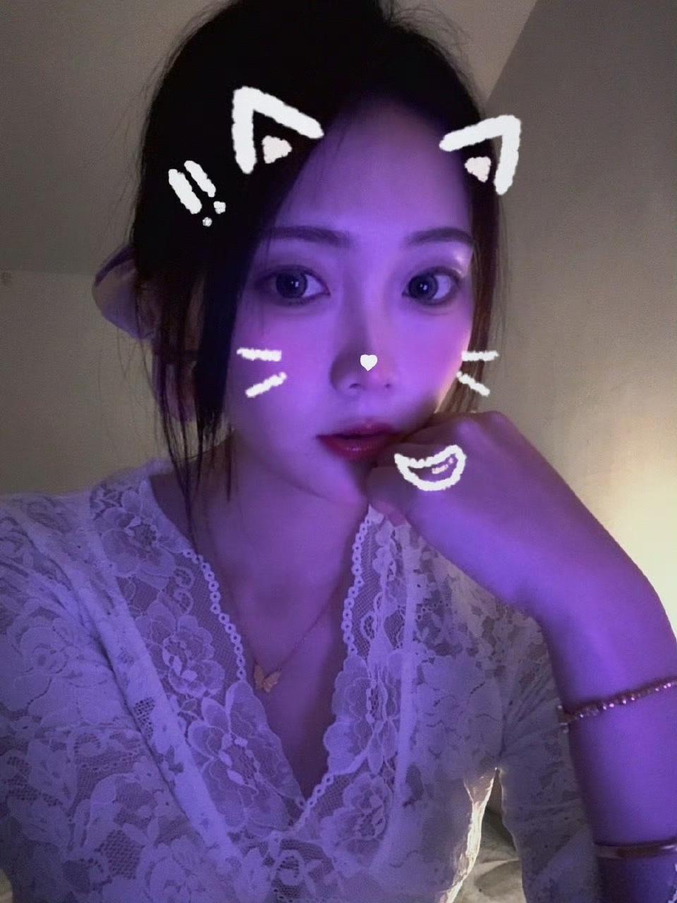 坚定的唯物主义 也会在深夜恳求命运高抬贵手