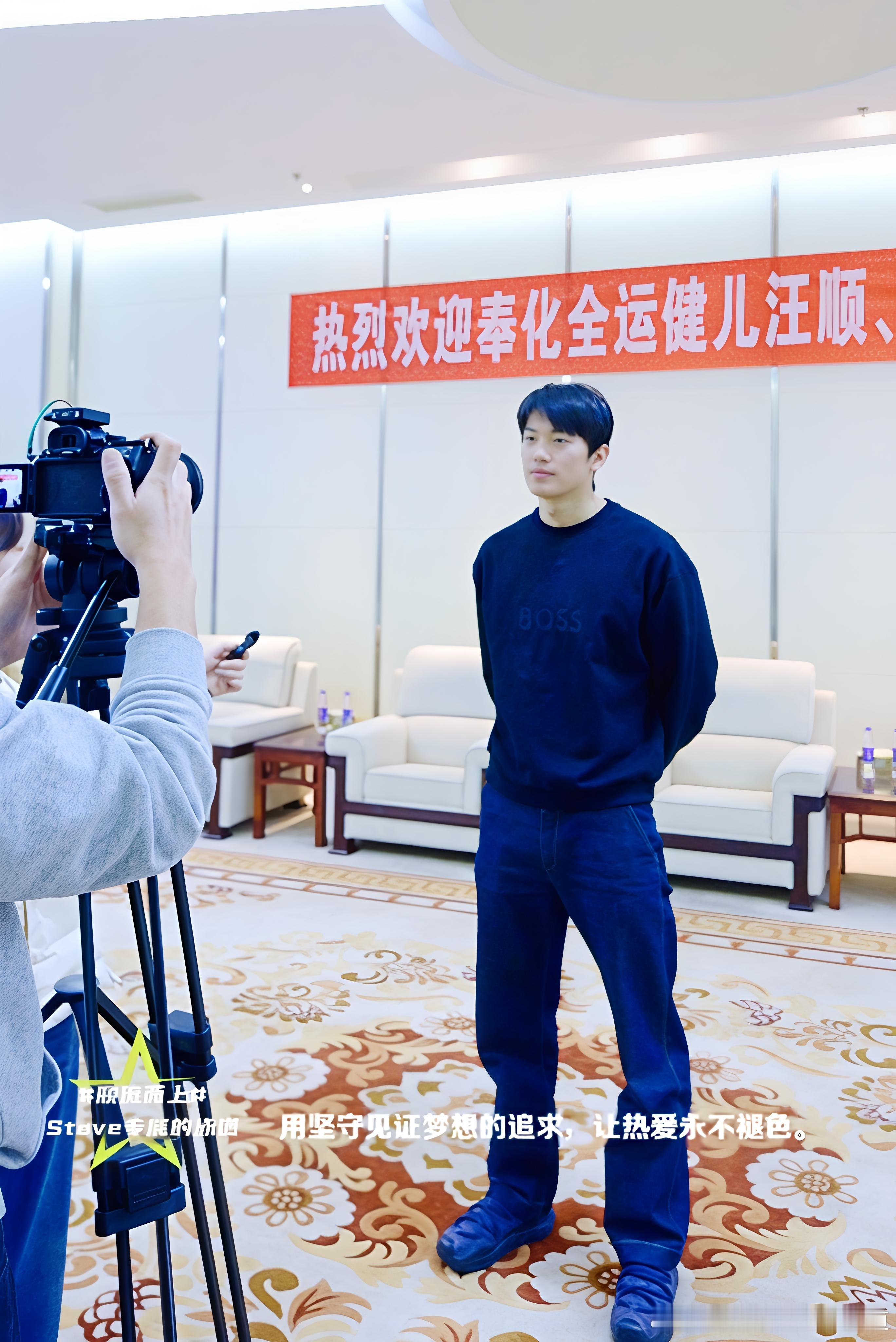 【你好，新的一周】｜用坚守见证梦想的追求，让热爱永不褪色！新的一周，12月的第一