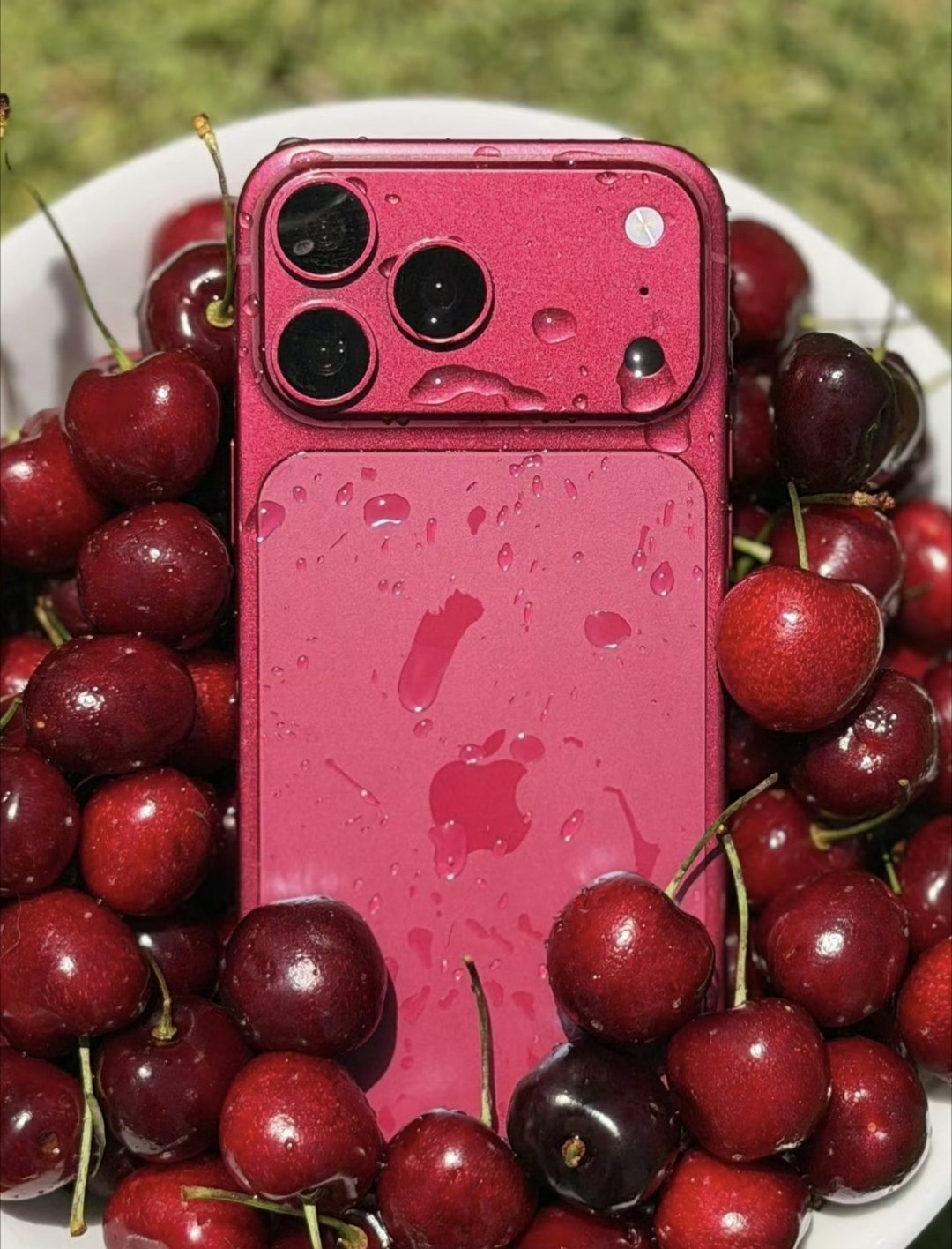 iPhone最抢手颜色X平台爆料塔塔电子工厂流出的实拍视频，曝光了还在测试的樱桃