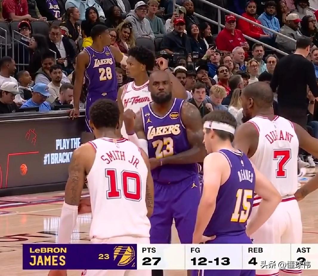 老詹大度！史密斯谈詹姆斯：

“我不小心让勒布朗受伤了。”

“我向他道了歉。”