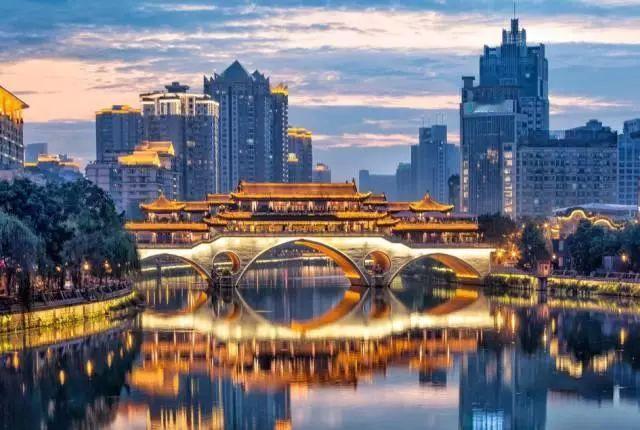 国内最宜居的5大城市

一、成都。这是唯一一座让“慢”成为城市标签的地方。早餐一
