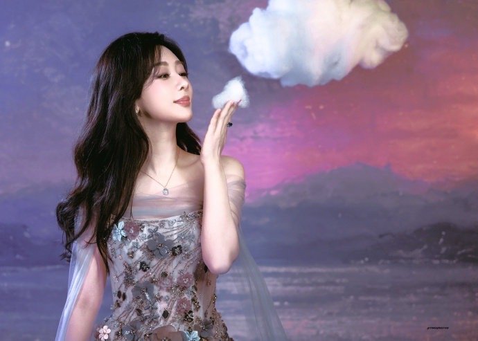 杨紫玉兰花开君再来 💜杨紫董竹君 词不达意  难叙你在我心中的万分风采落笔为书