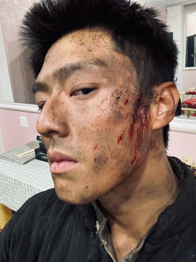 谁把陈靖可炸成脏脏包了  记得陈靖可向来形象很是帅气，大长腿超吸睛，可这次liv
