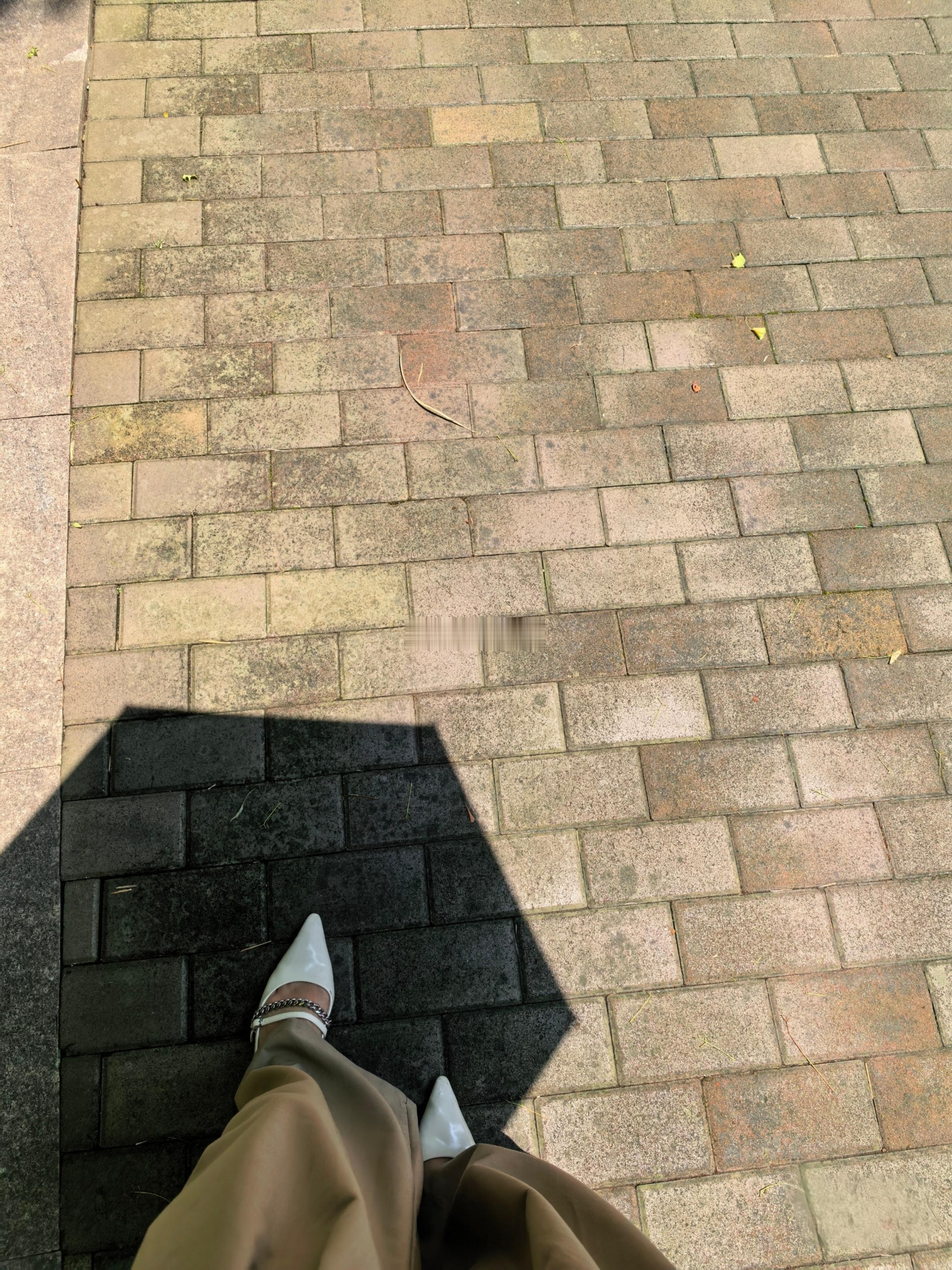 和同学在外面浪了一周，终于要回家了我要继续享受我仅剩一个月的假期