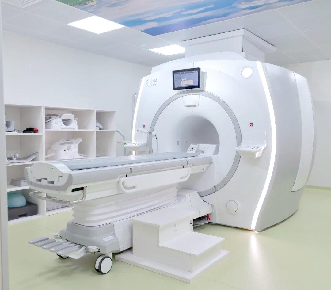 核磁共振仪中国无法生产时，国外的飞利浦卖中国3000万一台，中国自主研发量产后，