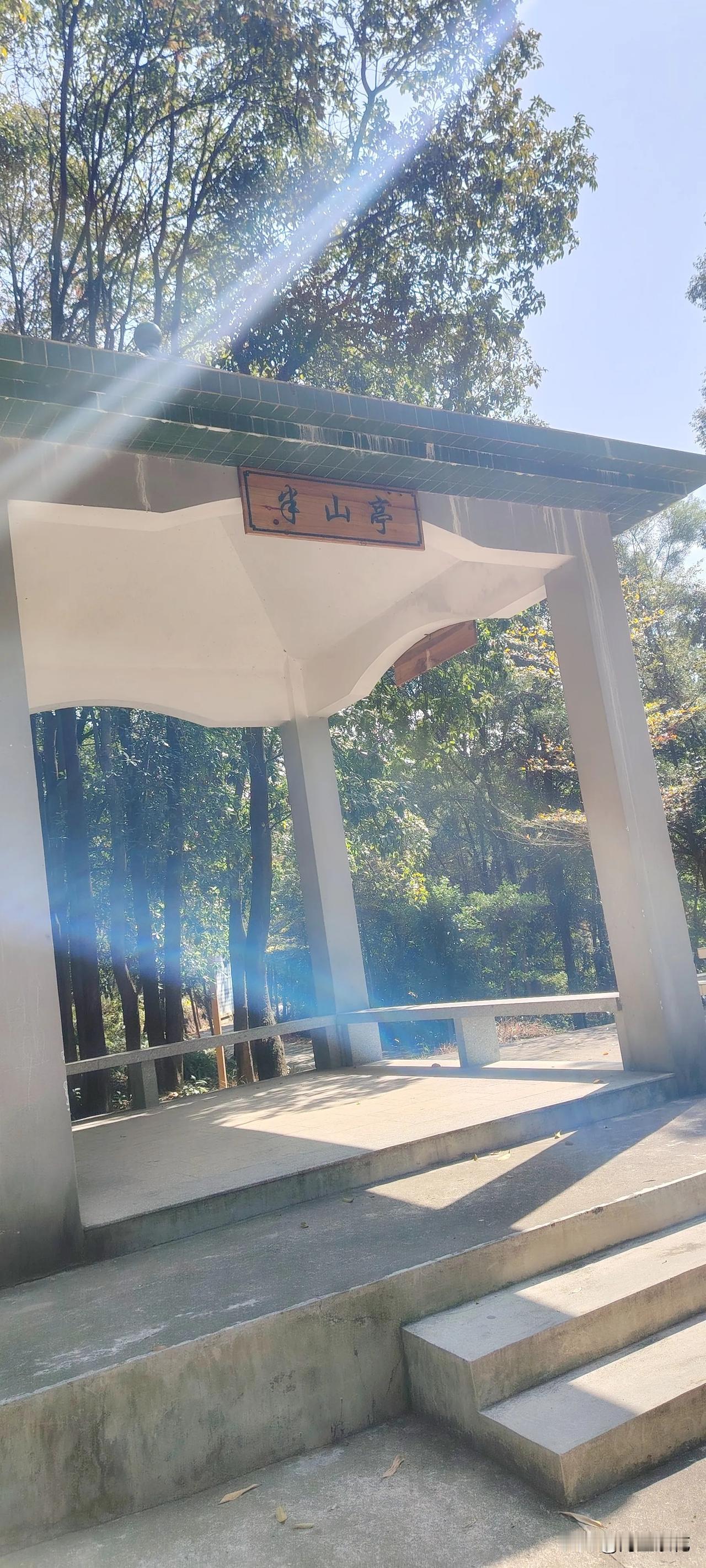 你发现没有，
这个世界上，
所有的父母都是无条件的为自己的孩子付出，
都是不求回
