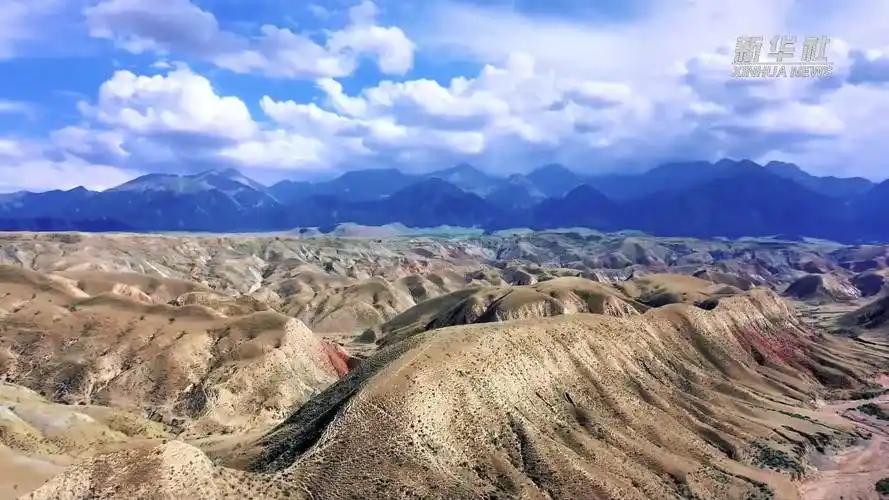 166万平方公里，新疆占中国国土的六分之一，这片土地差点就不姓”中"了。

麻烦