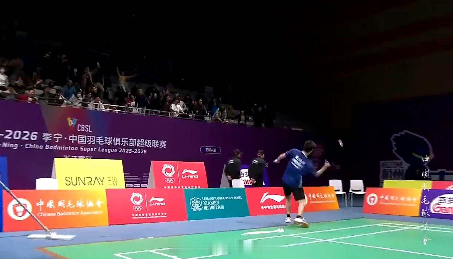 羽超联赛 青岛仁洲 2-2 芜湖兴航 女双 魏雅欣/王漪朵 15-8 15-7 