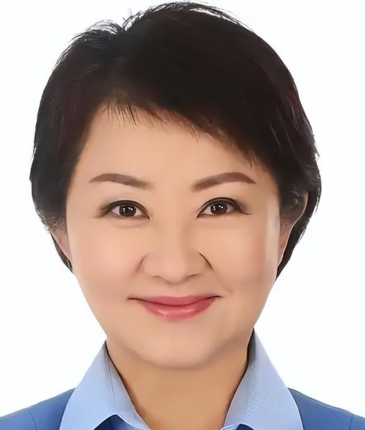 台中市长卢秀燕发表声明，
8月2日，台湾省台中市长卢秀燕出席民众党党庆活动时，呼