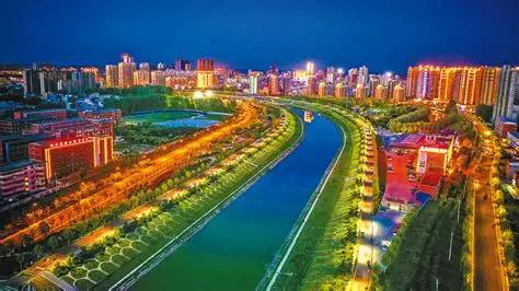 深圳地铁的闹剧
现在各个城市不知道从什么时候开始，都有了安检，每个出入口都有一群