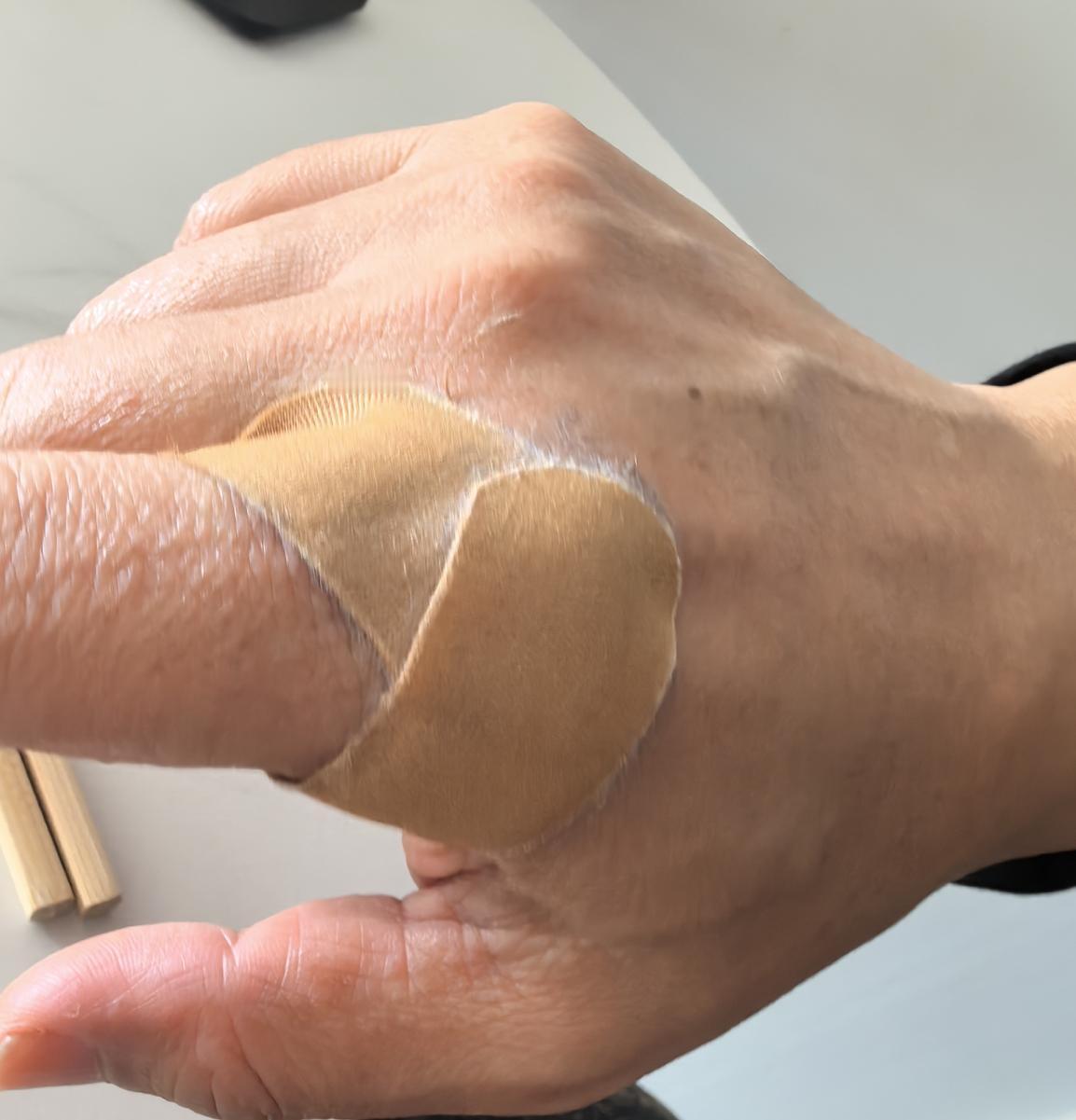 阿拉宁波人都有过被螃蟹夹手的经历吧
      老公嗜食海鲜，特别是螃蟹，隔三差