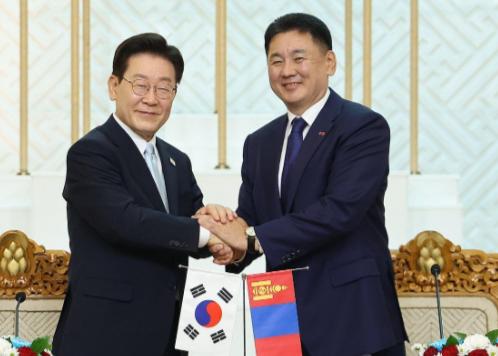 韩国总统紧急求援！

青瓦台宣布，韩国总统李在明于 7 月 9 日至 11 日对